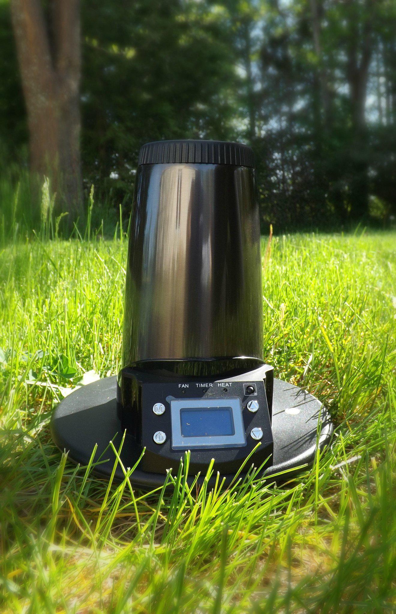 Arizer Extreme Q Vaporizer with LOTS OF EXTRAS (taxes extra) - Image 4